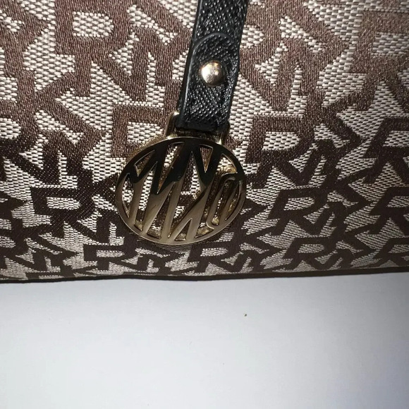 DKNY logo, zip fabric satchel logo charm interior sidewall pockets zip pouch - Picture 14 of 14